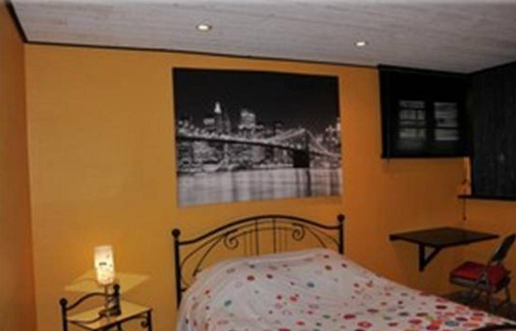 Chambre D'Hotes Le Cypres Bleu Roussillon  Rom bilde