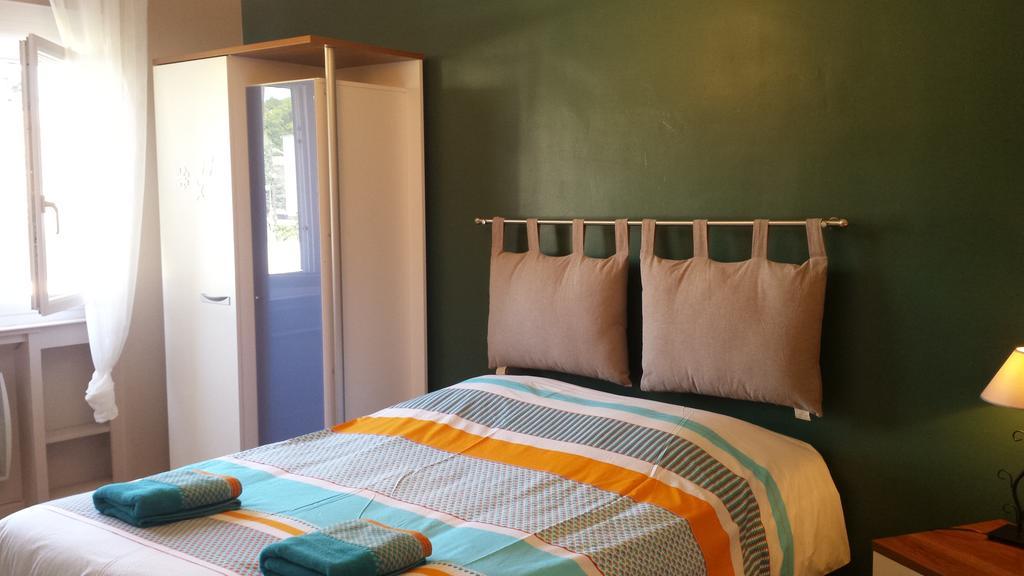 Chambre D'Hotes Le Cypres Bleu Roussillon  Eksteriør bilde