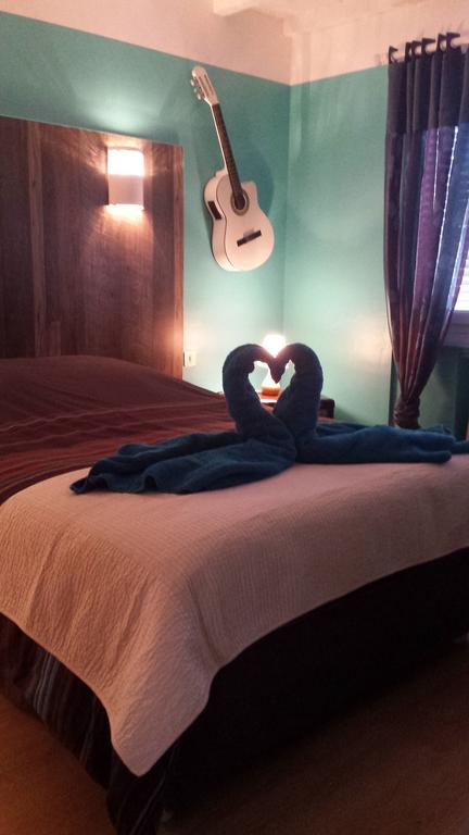Chambre D'Hotes Le Cypres Bleu Roussillon  Eksteriør bilde