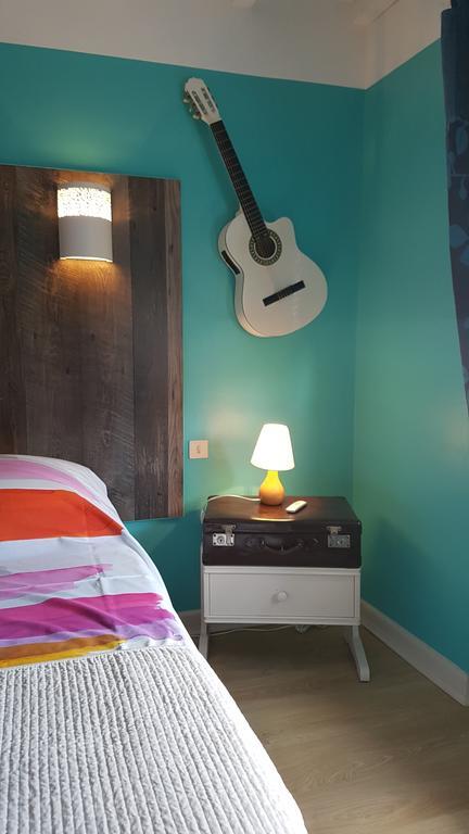 Chambre D'Hotes Le Cypres Bleu Roussillon  Eksteriør bilde